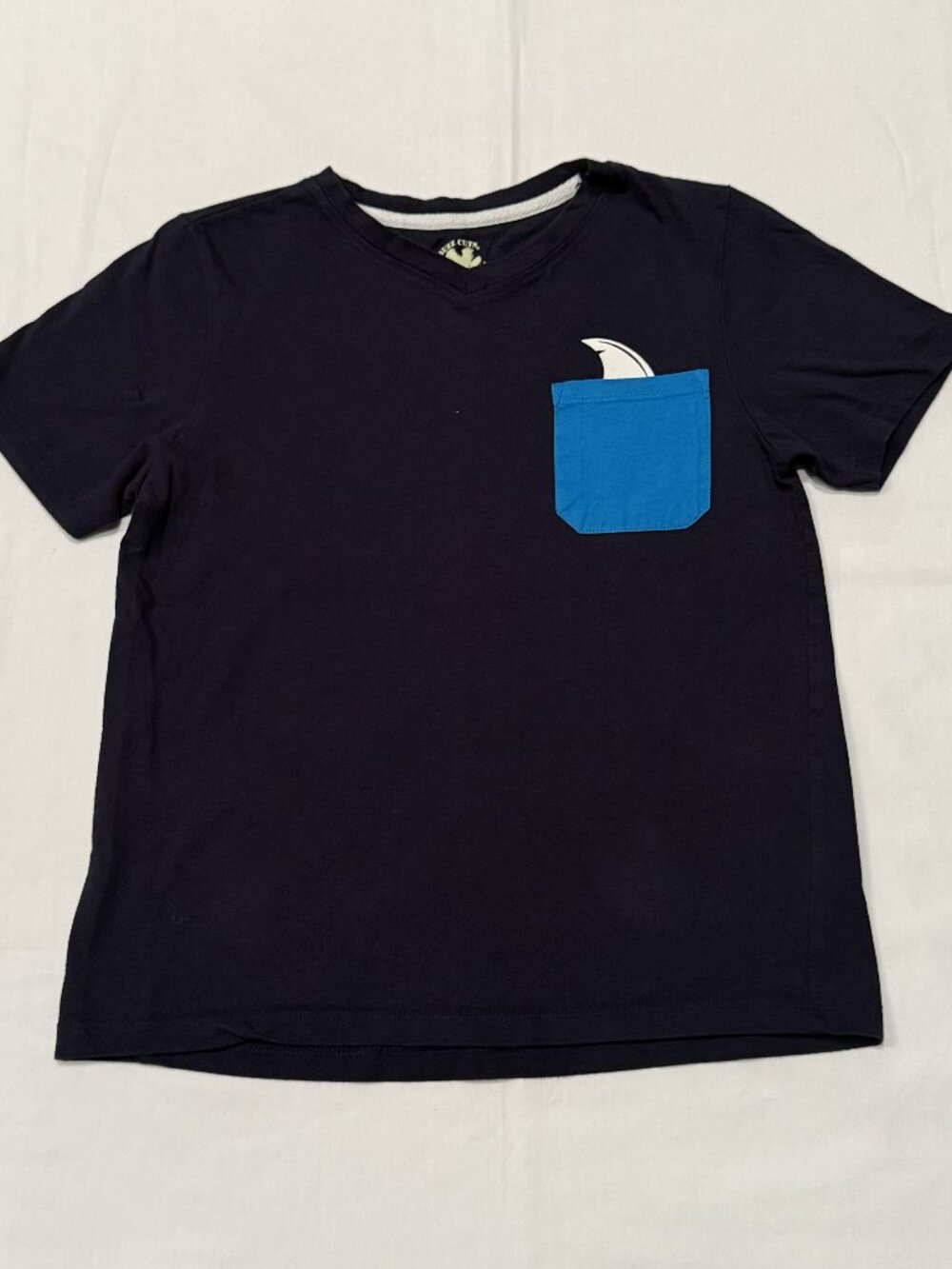 Buzz Cuts Boys Navy Blue Shark Attack Graphic Pocket T-Shirt Size M 10/12